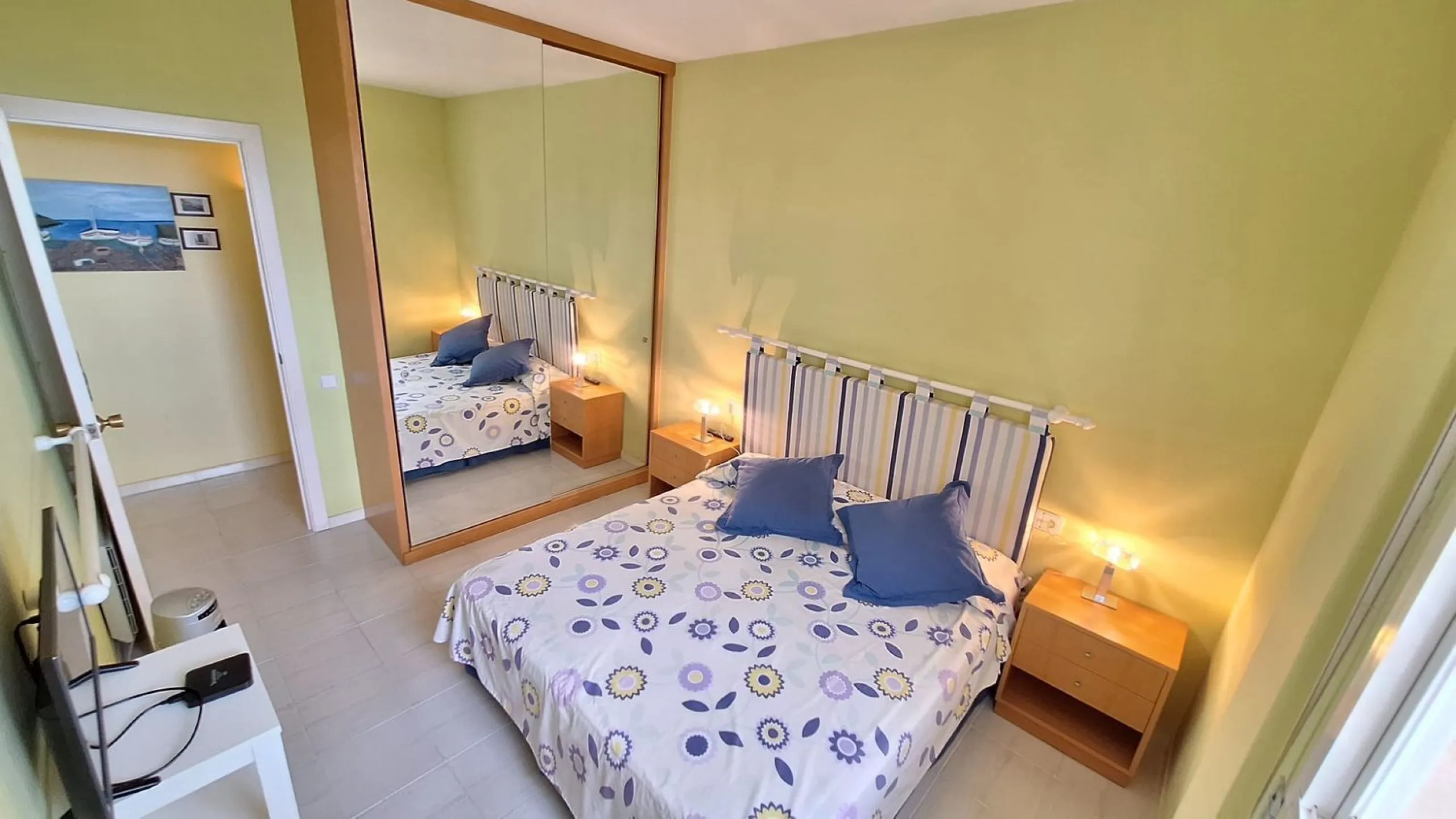 Exclusive seafront ground floor apartment in Masía Blanca, El Vendrell