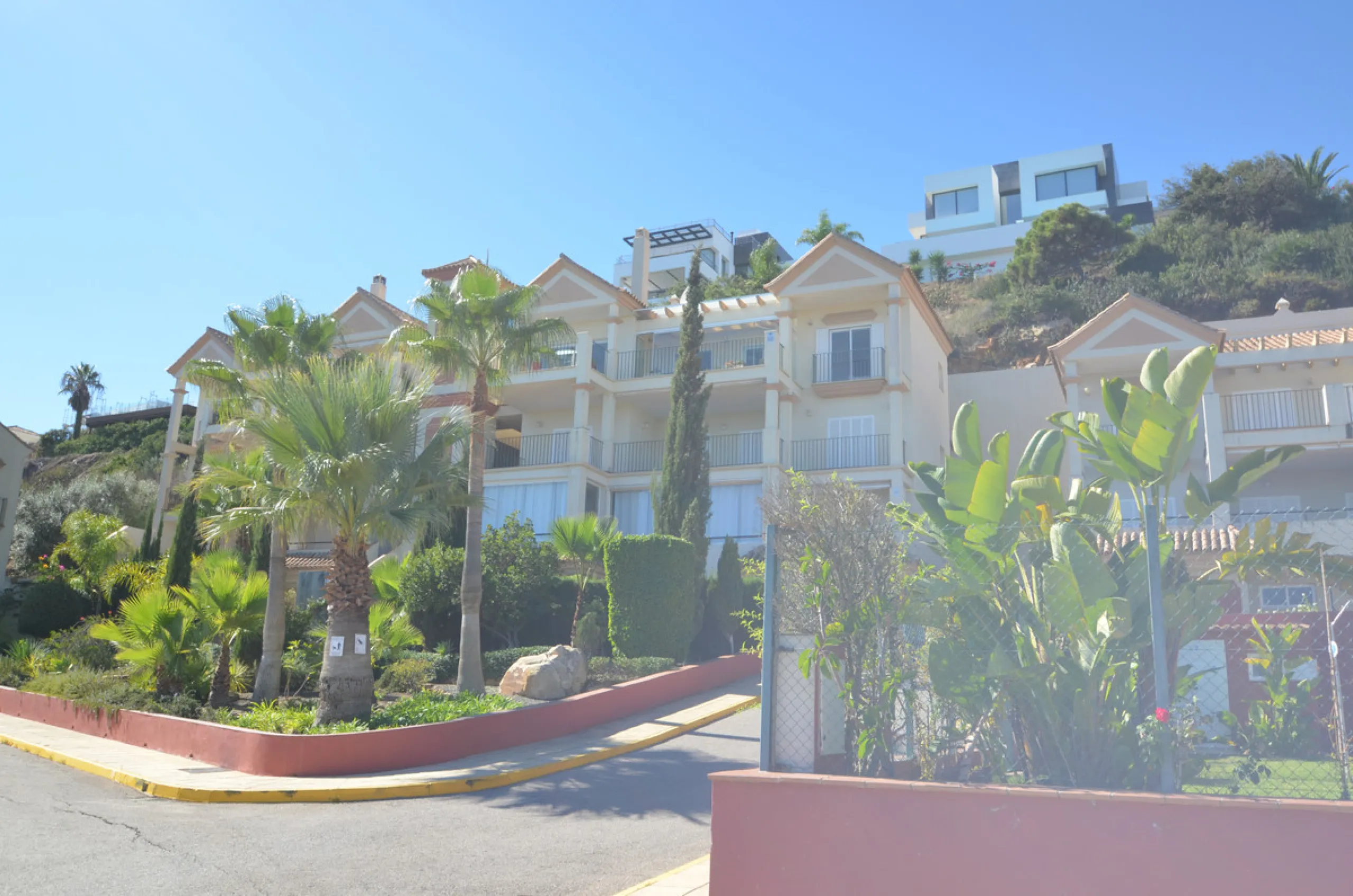 Apartment - Penthouse в продаже в Manilva, Málaga. В доме 3 спален и 2 ванных комнат. Площадь дома 115 м²