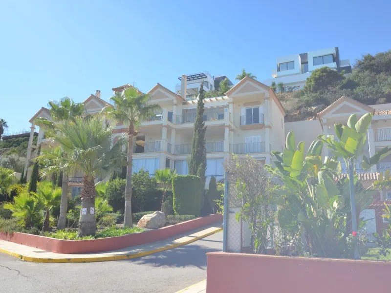 Apartment - Penthouse в продаже в Manilva, Málaga. В доме 3 спален и 2 ванных комнат. Площадь дома 115 м²