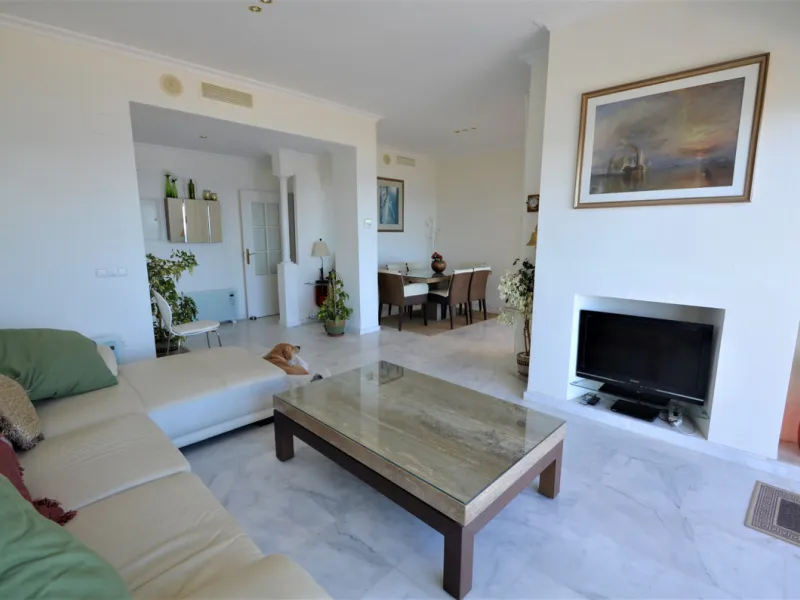 Apartment - Penthouse в продаже в Manilva, Málaga. В доме 3 спален и 2 ванных комнат. Площадь дома 115 м²