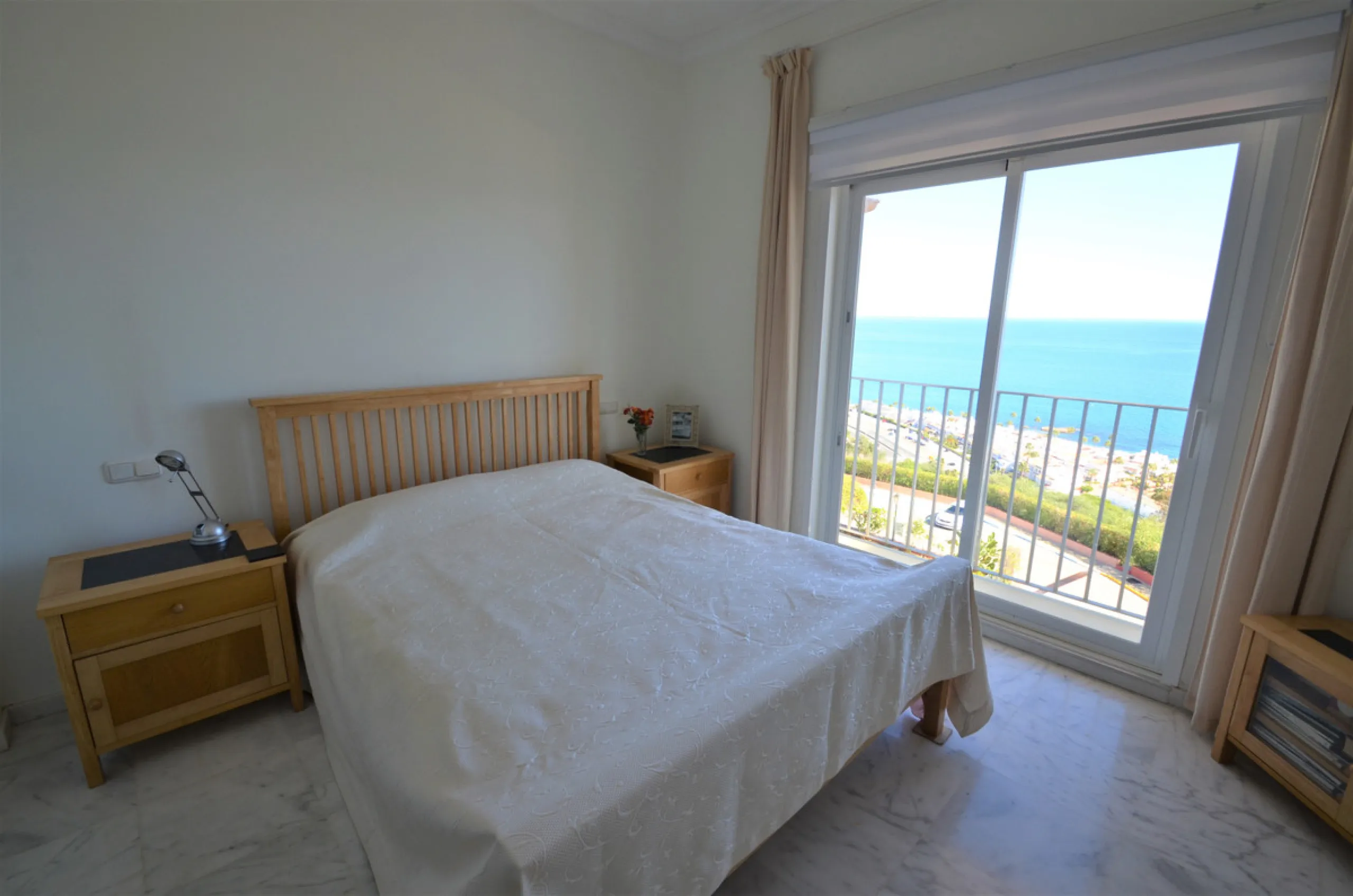 Apartment - Penthouse в продаже в Manilva, Málaga. В доме 3 спален и 2 ванных комнат. Площадь дома 115 м²