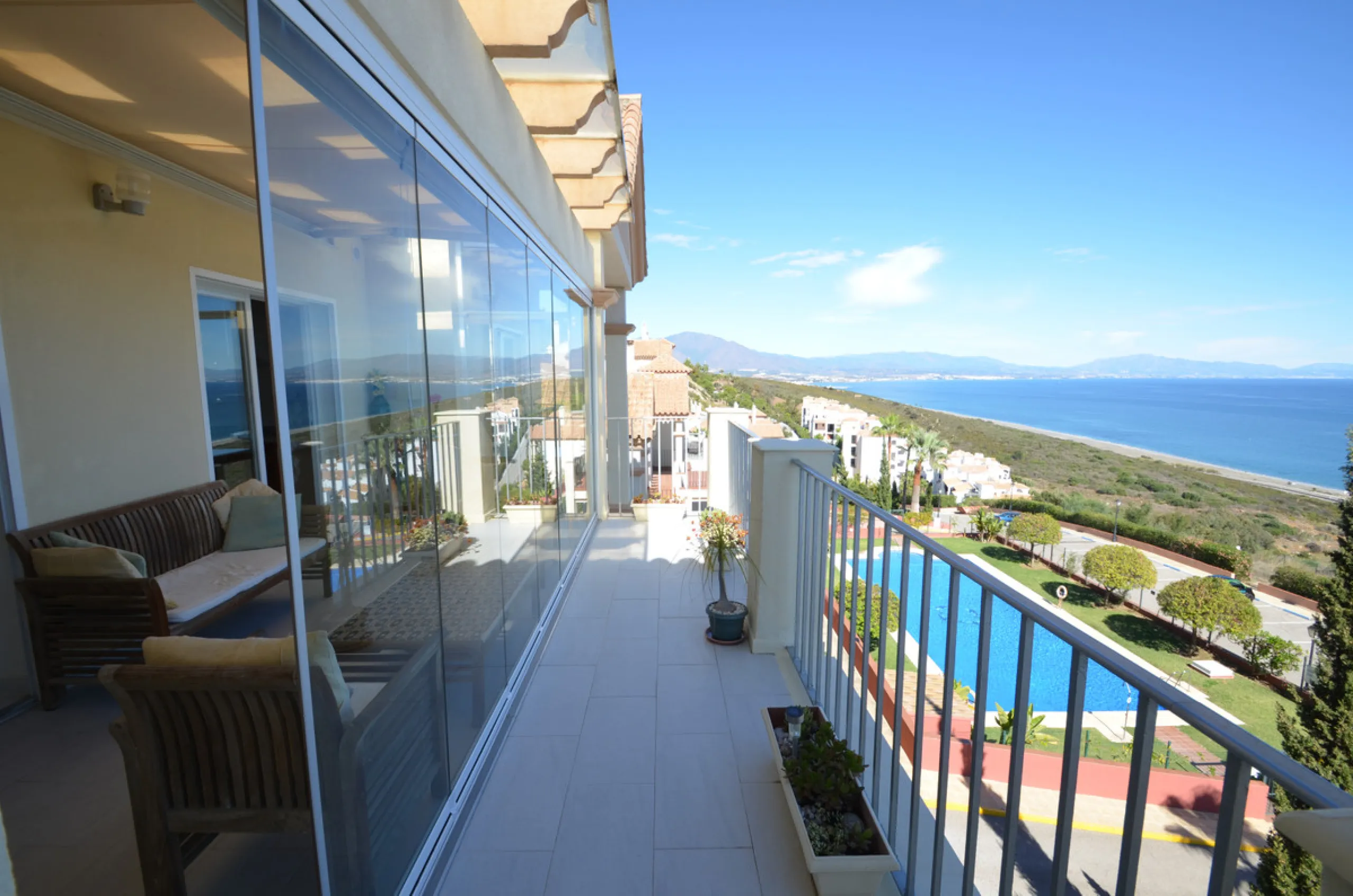 Apartment - Penthouse в продаже в Manilva, Málaga. В доме 3 спален и 2 ванных комнат. Площадь дома 115 м²