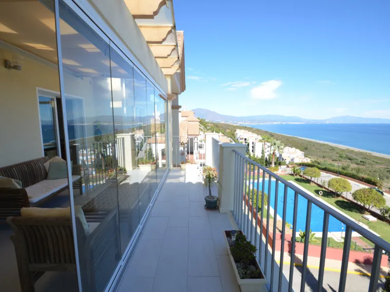 Apartment - Penthouse в продаже в Manilva, Málaga. В доме 3 спален и 2 ванных комнат. Площадь дома 115 м²