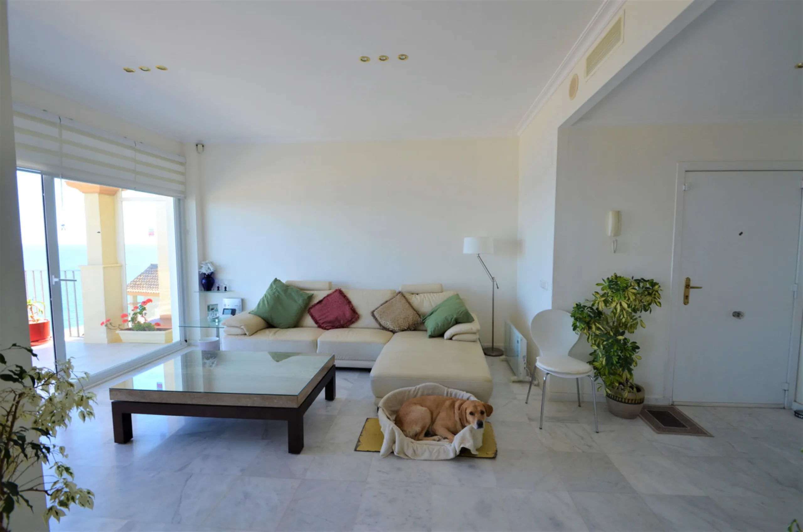 Apartment - Penthouse в продаже в Manilva, Málaga. В доме 3 спален и 2 ванных комнат. Площадь дома 115 м²