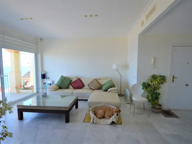 Apartment - Penthouse в продаже в Manilva, Málaga. В доме 3 спален и 2 ванных комнат. Площадь дома 115 м²
