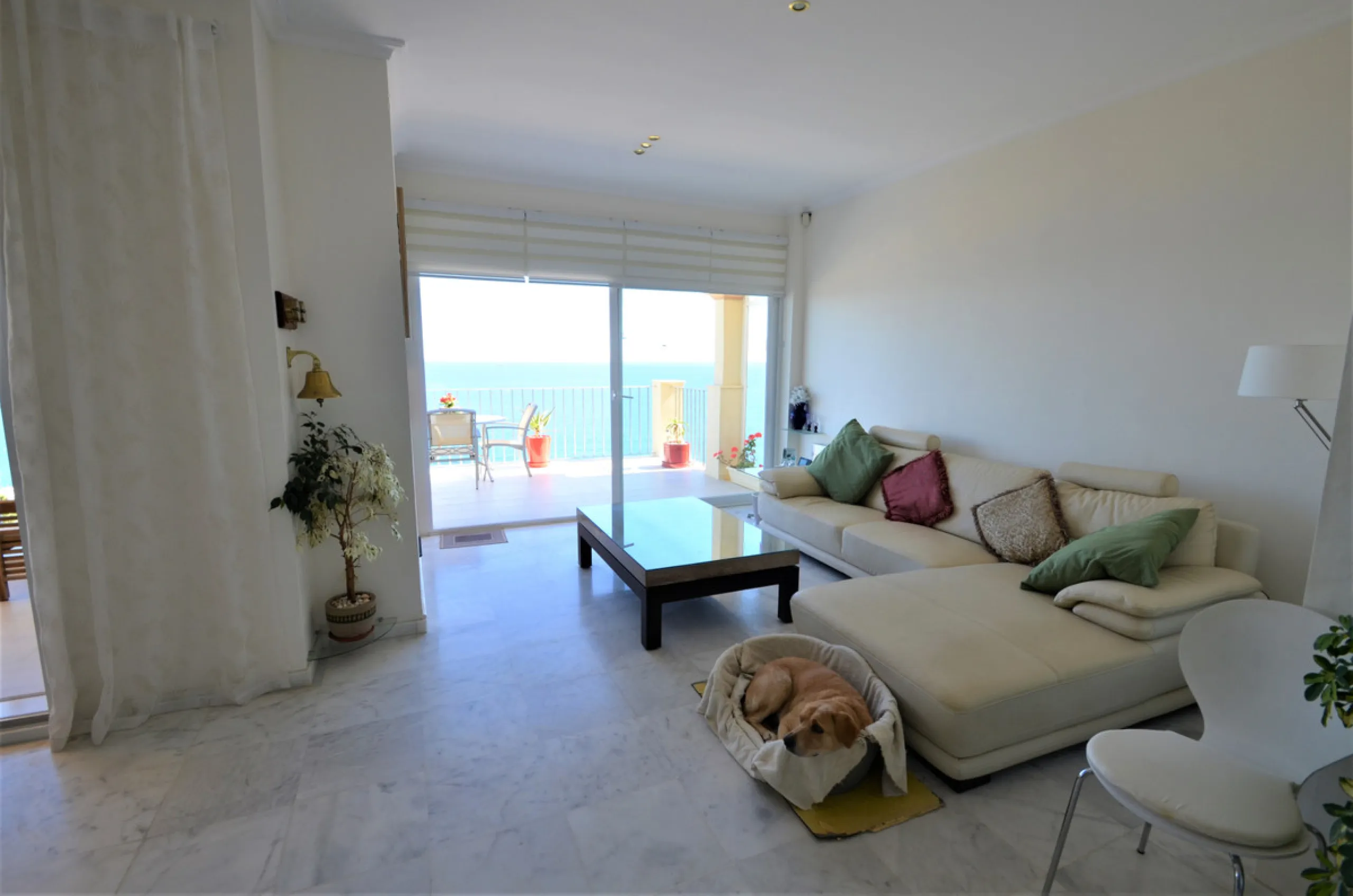 Apartment - Penthouse в продаже в Manilva, Málaga. В доме 3 спален и 2 ванных комнат. Площадь дома 115 м²