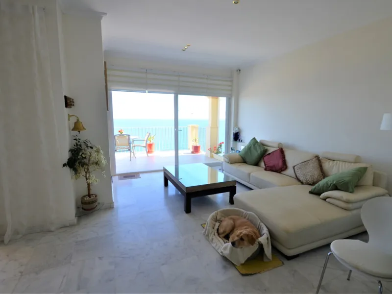 Apartment - Penthouse в продаже в Manilva, Málaga. В доме 3 спален и 2 ванных комнат. Площадь дома 115 м²