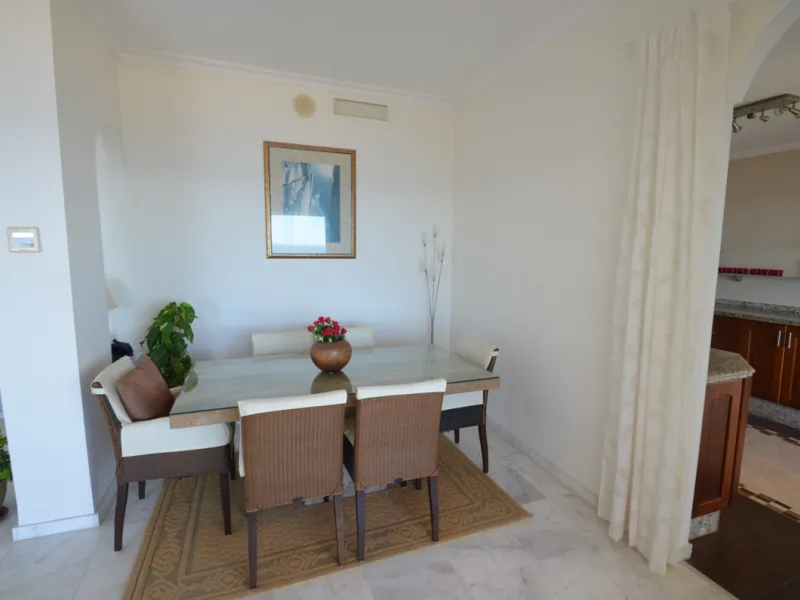 Apartment - Penthouse в продаже в Manilva, Málaga. В доме 3 спален и 2 ванных комнат. Площадь дома 115 м²