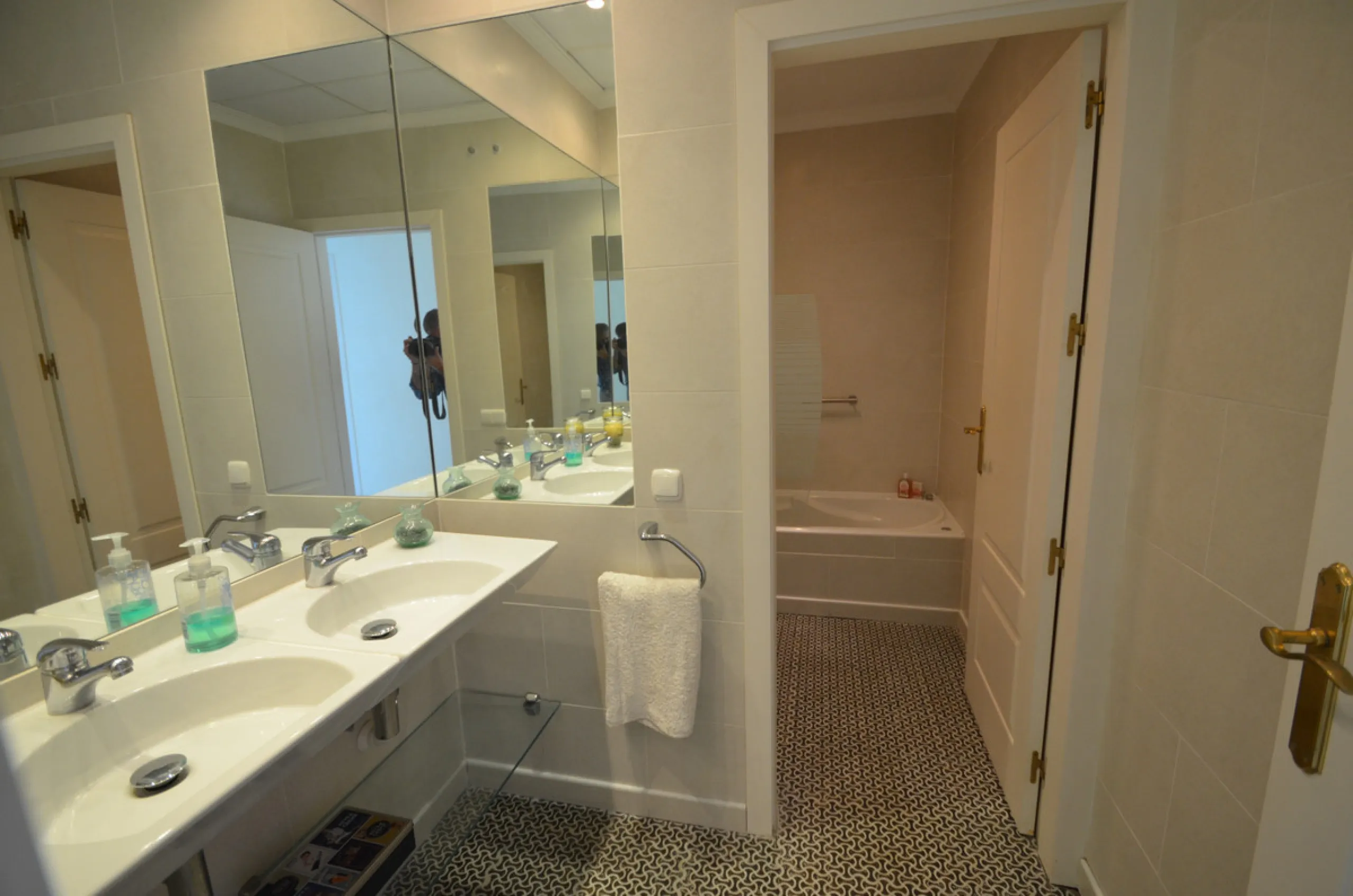 Apartment - Penthouse в продаже в Manilva, Málaga. В доме 3 спален и 2 ванных комнат. Площадь дома 115 м²