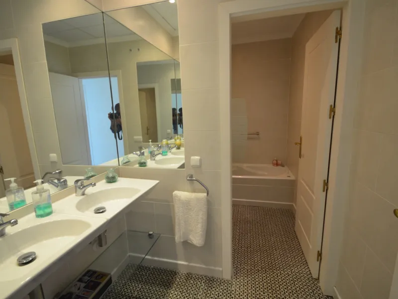 Apartment - Penthouse в продаже в Manilva, Málaga. В доме 3 спален и 2 ванных комнат. Площадь дома 115 м²