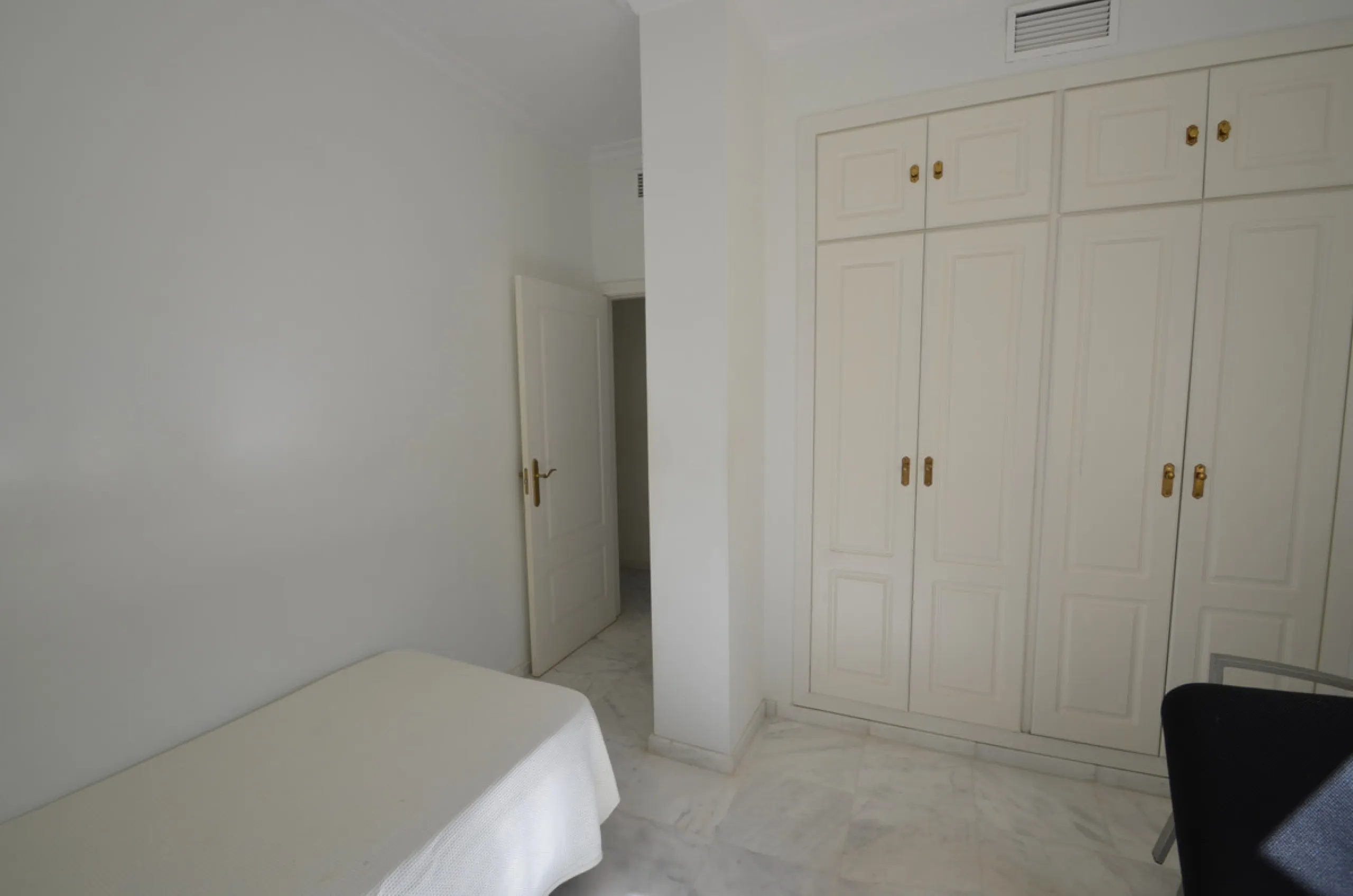 Apartment - Penthouse в продаже в Manilva, Málaga. В доме 3 спален и 2 ванных комнат. Площадь дома 115 м²