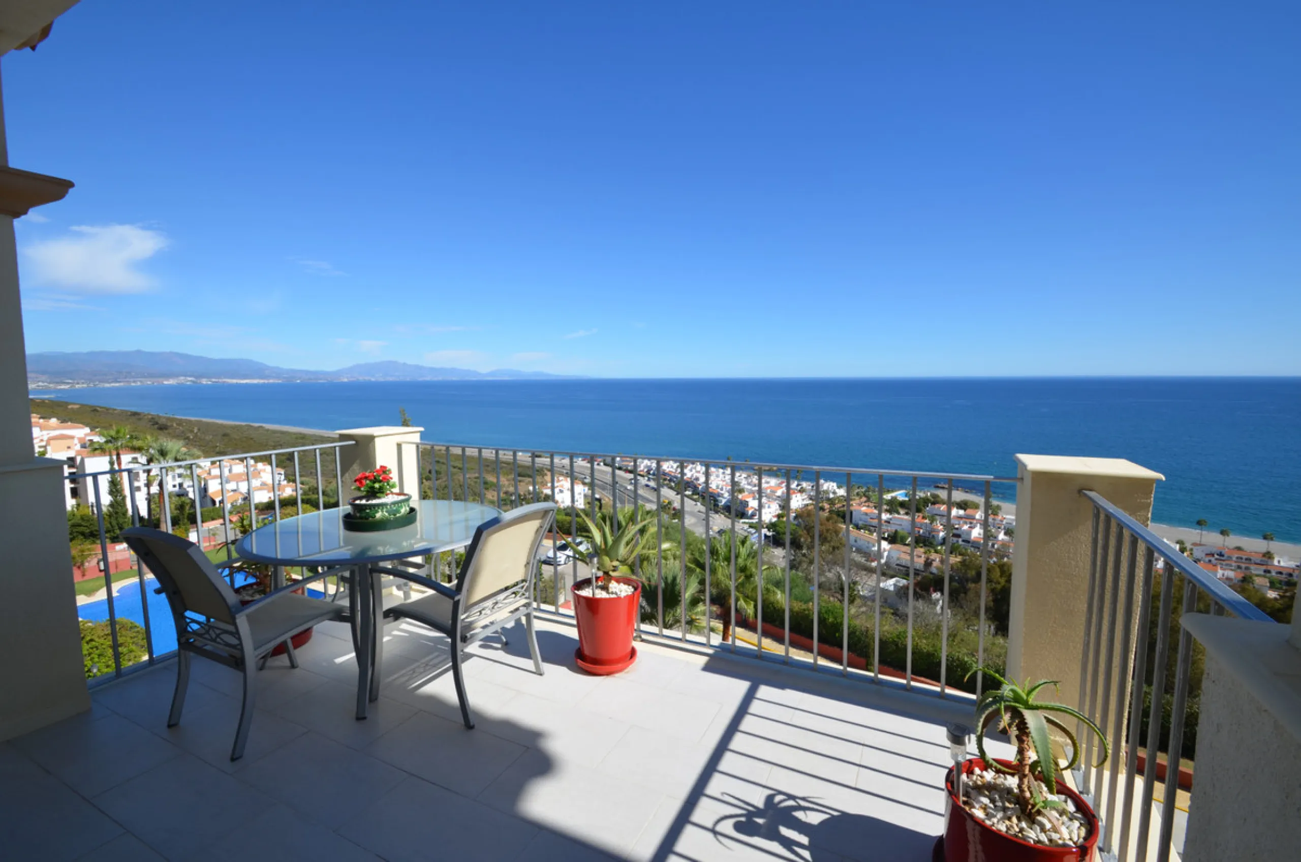 Apartment - Penthouse в продаже в Manilva, Málaga. В доме 3 спален и 2 ванных комнат. Площадь дома 115 м²