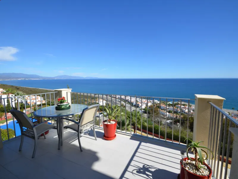 Apartment - Penthouse в продаже в Manilva, Málaga. В доме 3 спален и 2 ванных комнат. Площадь дома 115 м²
