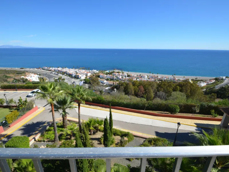 Apartment - Penthouse в продаже в Manilva, Málaga. В доме 3 спален и 2 ванных комнат. Площадь дома 115 м²