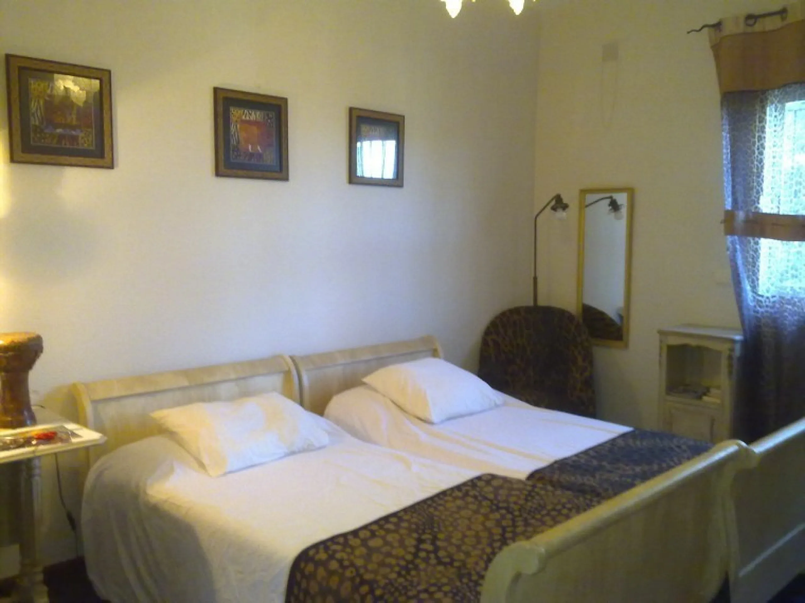 Detached villa near cumbres del Rodeo in Nueva Andalucia, only a short drive to Puerto Banus and the town of San Pedro.