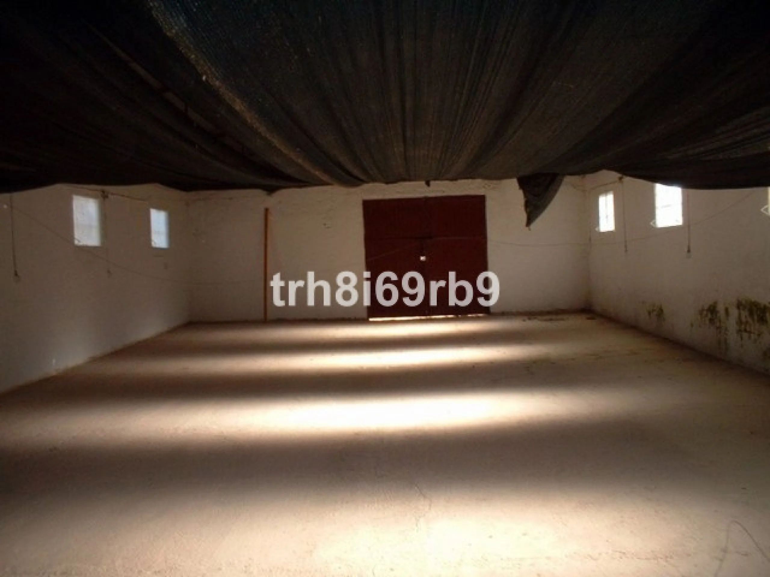 A prime investment project located only 15 minutes from Ronda. The finca consists of 7.5 hectares of olive plantation (approx 600 producing trees) and borders the National park of Grazalema. There are approx 1,100m2 of constructed warehouses and buildings