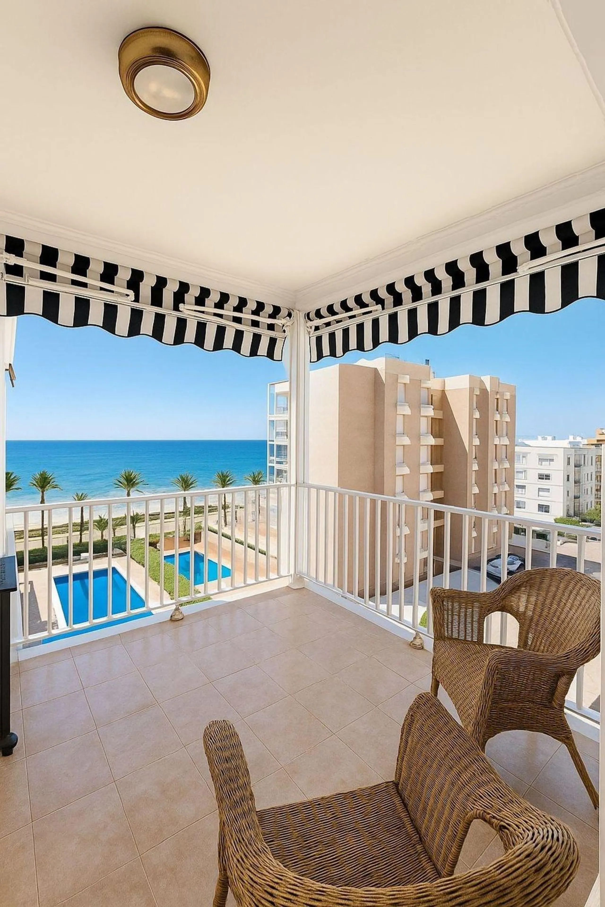 Seafront Apartment with Panoramic Sea Views in Segur de Calafell, Costa Dorada