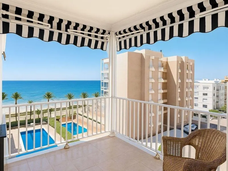 Seafront Apartment with Panoramic Sea Views in Segur de Calafell, Costa Dorada