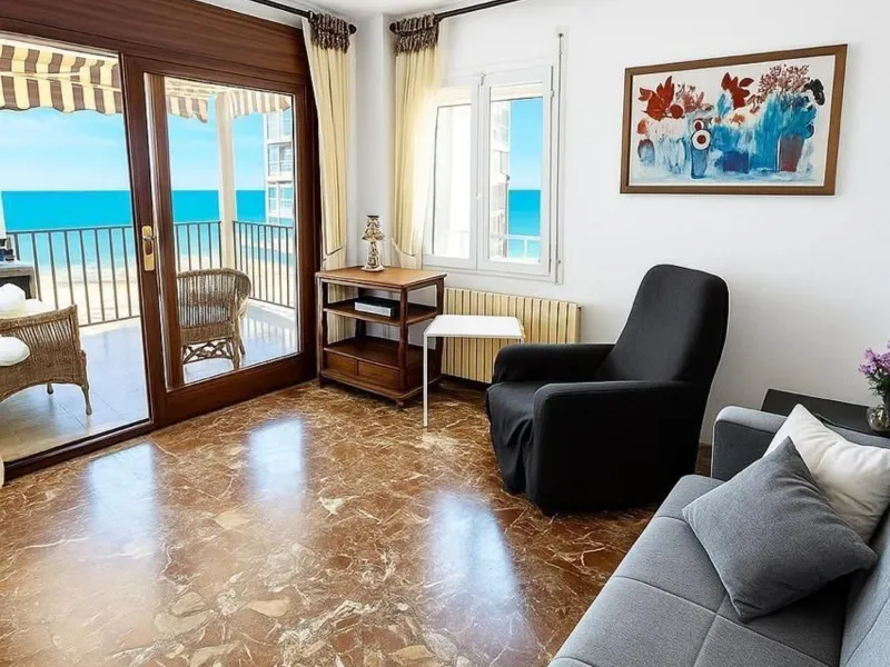 Seafront Apartment with Panoramic Sea Views in Segur de Calafell, Costa Dorada