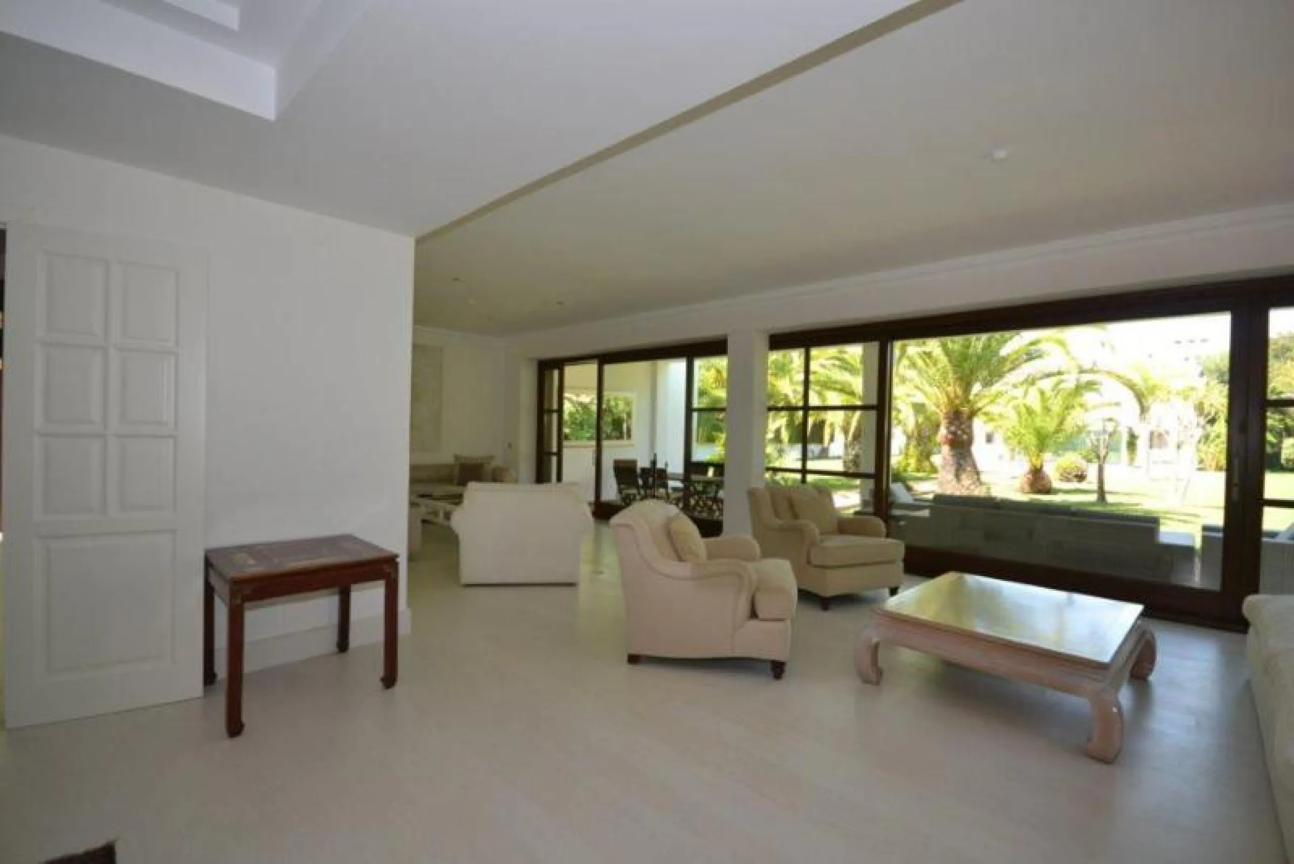 House - Detached Villa в продаже в Marbella, Málaga. В доме 6 спален и 6 ванных комнат. Площадь дома 700 м². Площадь участка 3200 м²