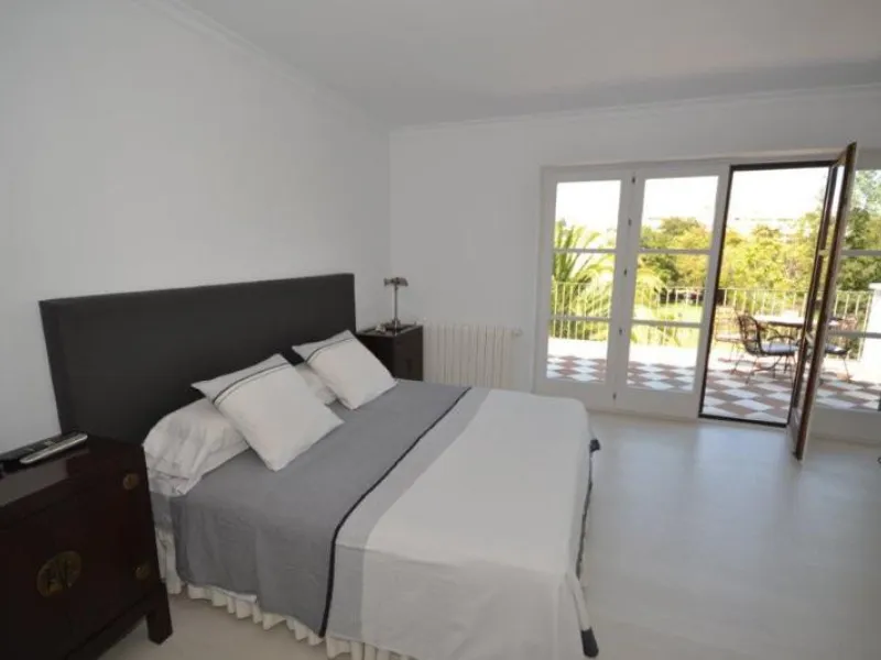 House - Detached Villa в продаже в Marbella, Málaga. В доме 6 спален и 6 ванных комнат. Площадь дома 700 м². Площадь участка 3200 м²
