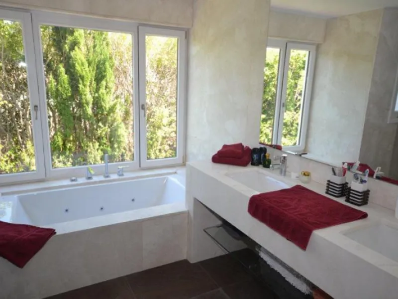 House - Detached Villa в продаже в Marbella, Málaga. В доме 6 спален и 6 ванных комнат. Площадь дома 700 м². Площадь участка 3200 м²
