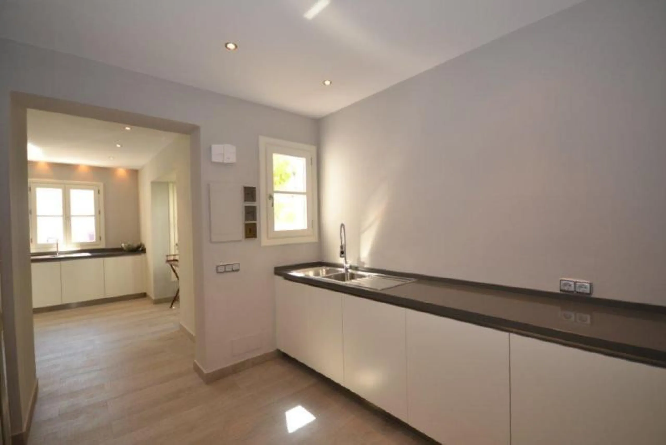 House - Detached Villa в продаже в Marbella, Málaga. В доме 6 спален и 6 ванных комнат. Площадь дома 700 м². Площадь участка 3200 м²