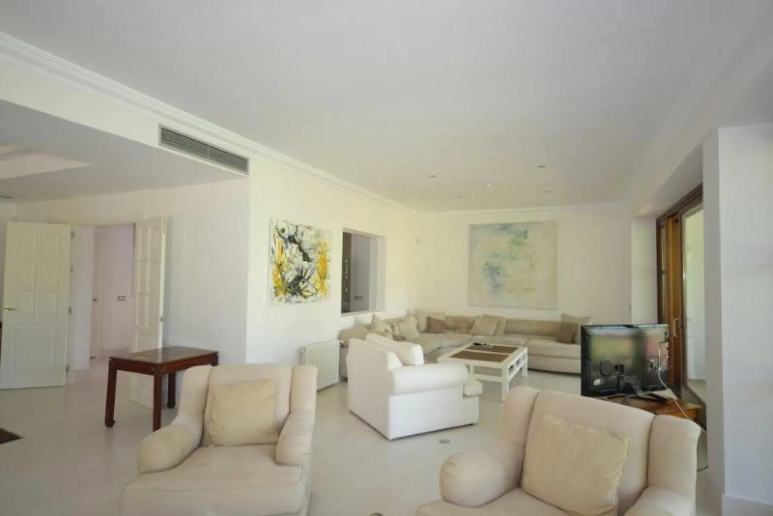 House - Detached Villa в продаже в Marbella, Málaga. В доме 6 спален и 6 ванных комнат. Площадь дома 700 м². Площадь участка 3200 м²