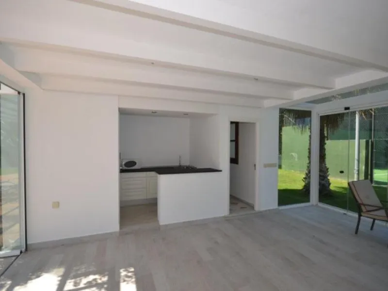 House - Detached Villa в продаже в Marbella, Málaga. В доме 6 спален и 6 ванных комнат. Площадь дома 700 м². Площадь участка 3200 м²