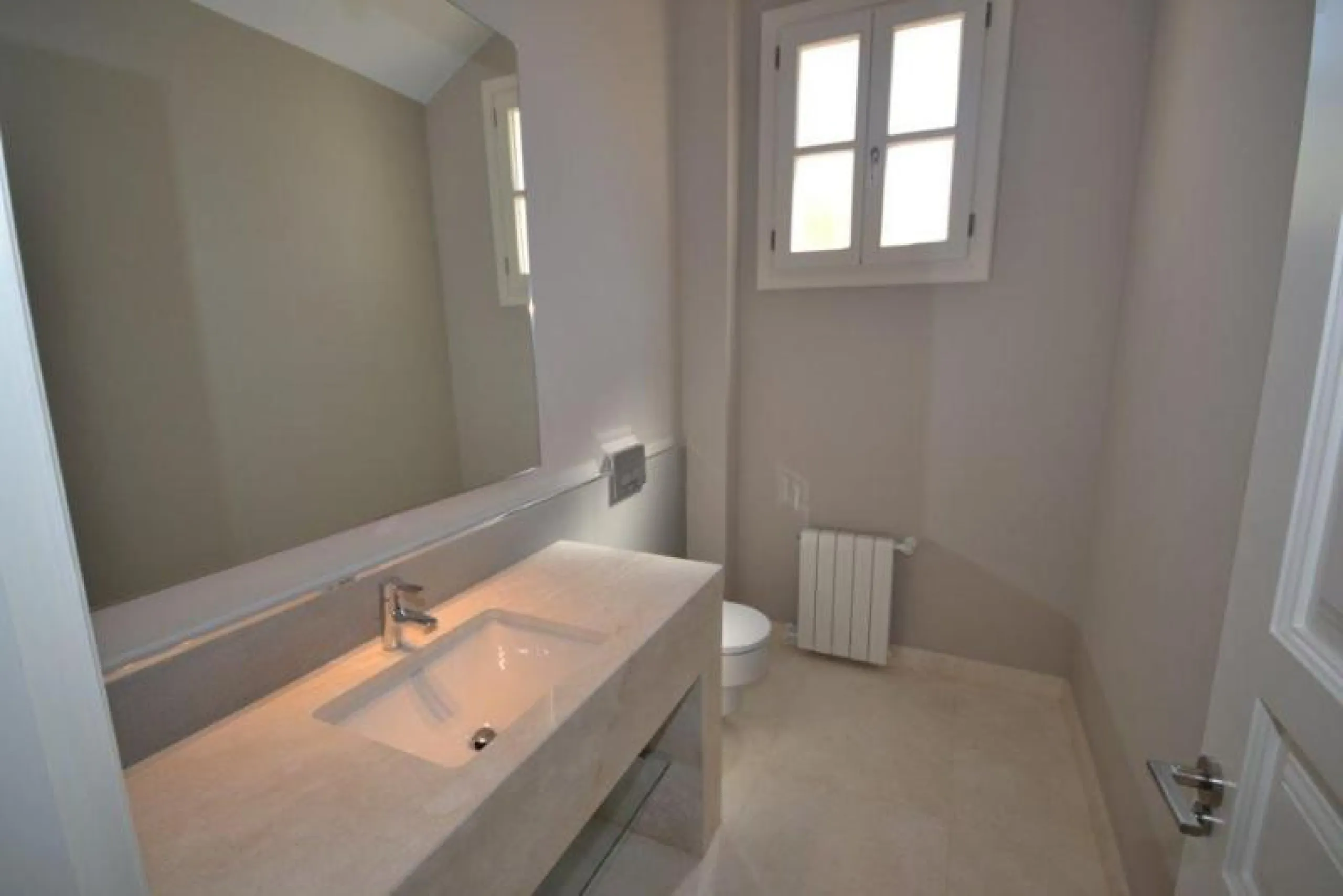 House - Detached Villa в продаже в Marbella, Málaga. В доме 6 спален и 6 ванных комнат. Площадь дома 700 м². Площадь участка 3200 м²
