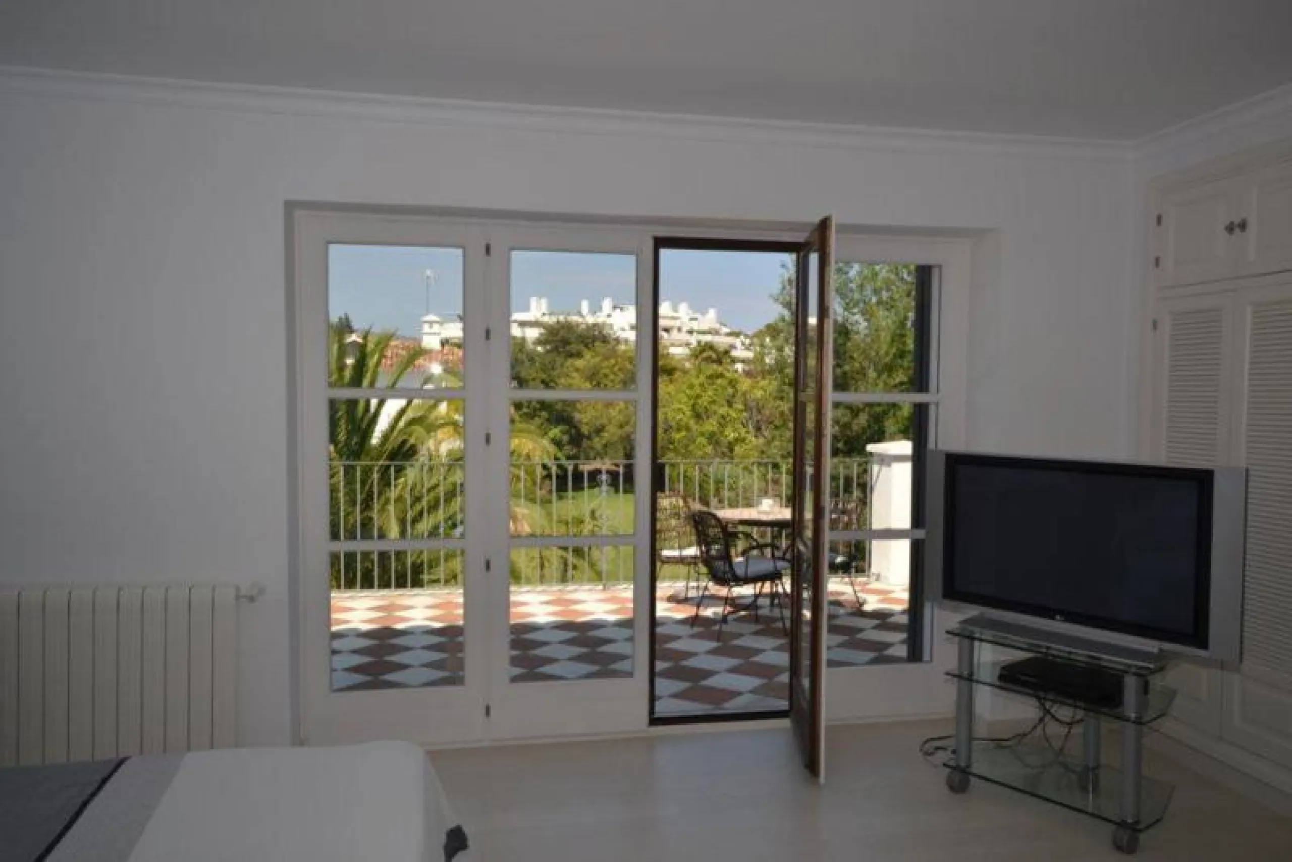House - Detached Villa в продаже в Marbella, Málaga. В доме 6 спален и 6 ванных комнат. Площадь дома 700 м². Площадь участка 3200 м²