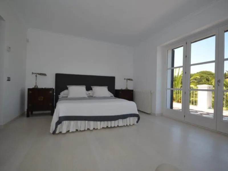 House - Detached Villa в продаже в Marbella, Málaga. В доме 6 спален и 6 ванных комнат. Площадь дома 700 м². Площадь участка 3200 м²