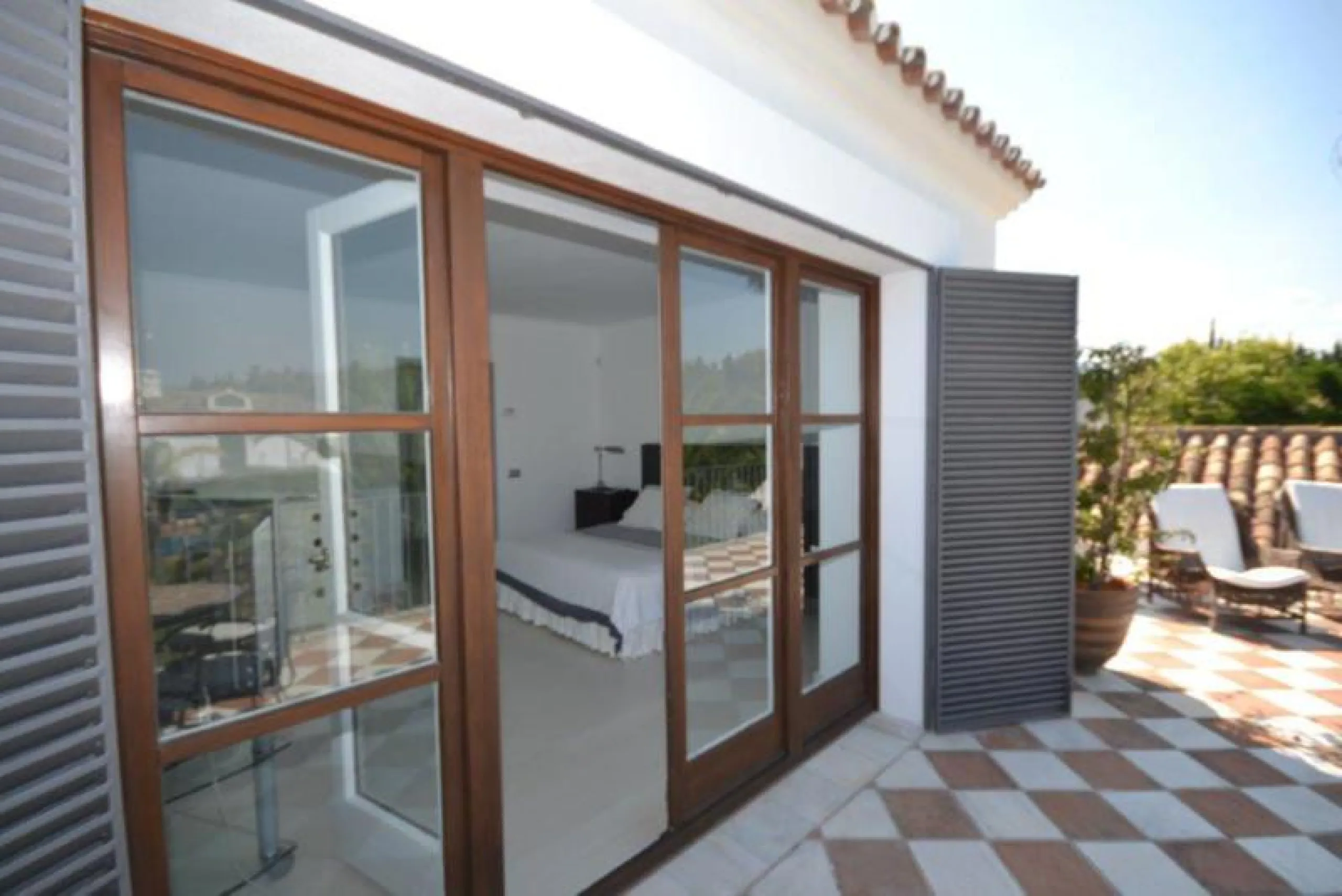 House - Detached Villa в продаже в Marbella, Málaga. В доме 6 спален и 6 ванных комнат. Площадь дома 700 м². Площадь участка 3200 м²