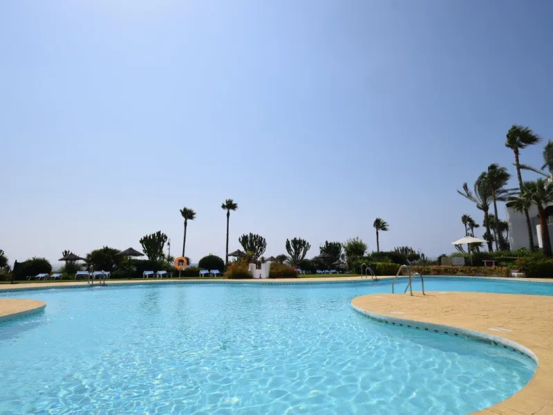 This luxury apartment is situated in Costalita on the beach side. Costalita is a nice gated complex with swimming pools and nice gardens. The apartment has 3 bedrooms and 3 bathrooms, a big living room and a separate dining area. The kitcten is open plan.