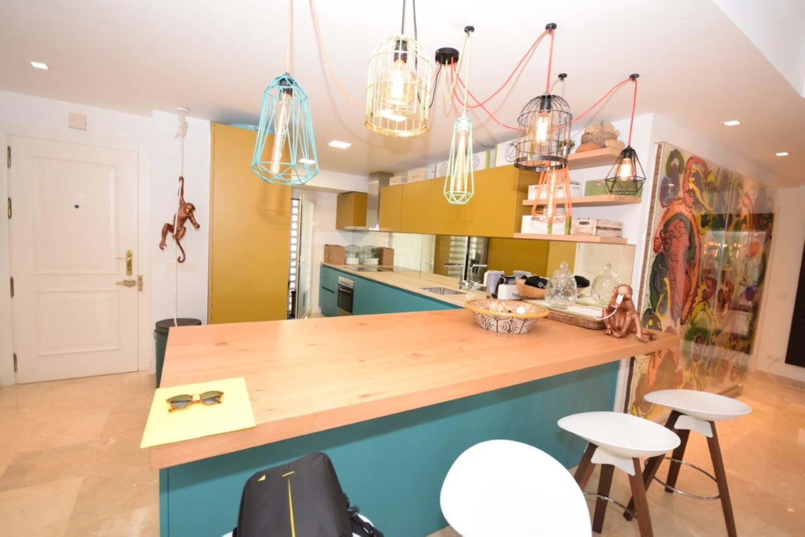 This luxury apartment is situated in Costalita on the beach side. Costalita is a nice gated complex with swimming pools and nice gardens. The apartment has 3 bedrooms and 3 bathrooms, a big living room and a separate dining area. The kitcten is open plan.