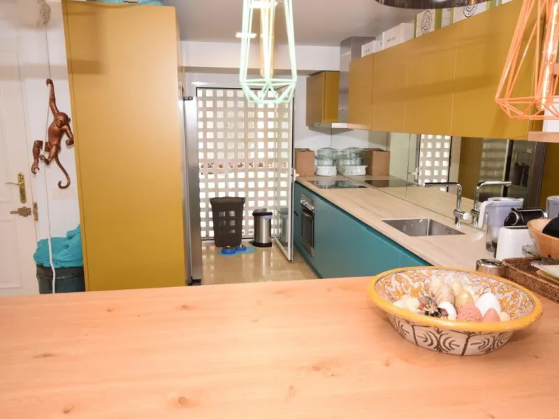 This luxury apartment is situated in Costalita on the beach side. Costalita is a nice gated complex with swimming pools and nice gardens. The apartment has 3 bedrooms and 3 bathrooms, a big living room and a separate dining area. The kitcten is open plan.