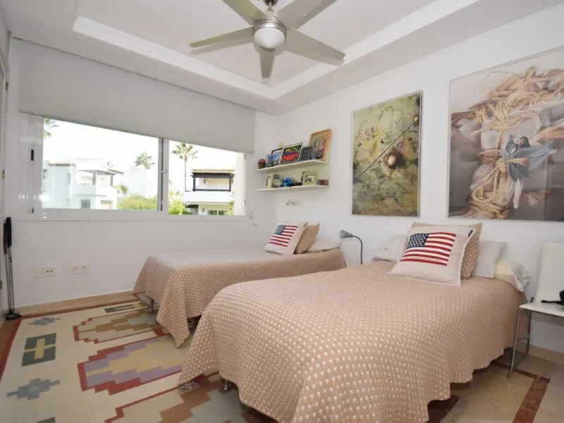 This luxury apartment is situated in Costalita on the beach side. Costalita is a nice gated complex with swimming pools and nice gardens. The apartment has 3 bedrooms and 3 bathrooms, a big living room and a separate dining area. The kitcten is open plan.
