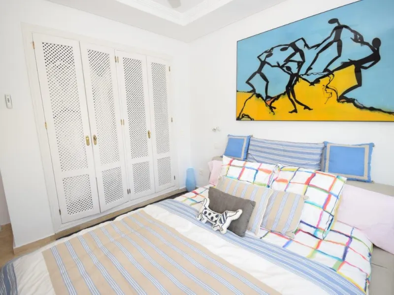 This luxury apartment is situated in Costalita on the beach side. Costalita is a nice gated complex with swimming pools and nice gardens. The apartment has 3 bedrooms and 3 bathrooms, a big living room and a separate dining area. The kitcten is open plan.