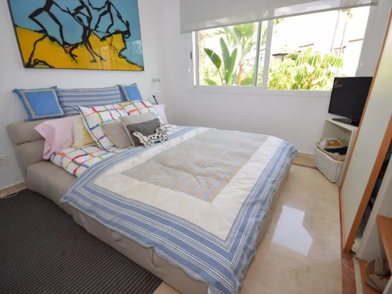 This luxury apartment is situated in Costalita on the beach side. Costalita is a nice gated complex with swimming pools and nice gardens. The apartment has 3 bedrooms and 3 bathrooms, a big living room and a separate dining area. The kitcten is open plan.