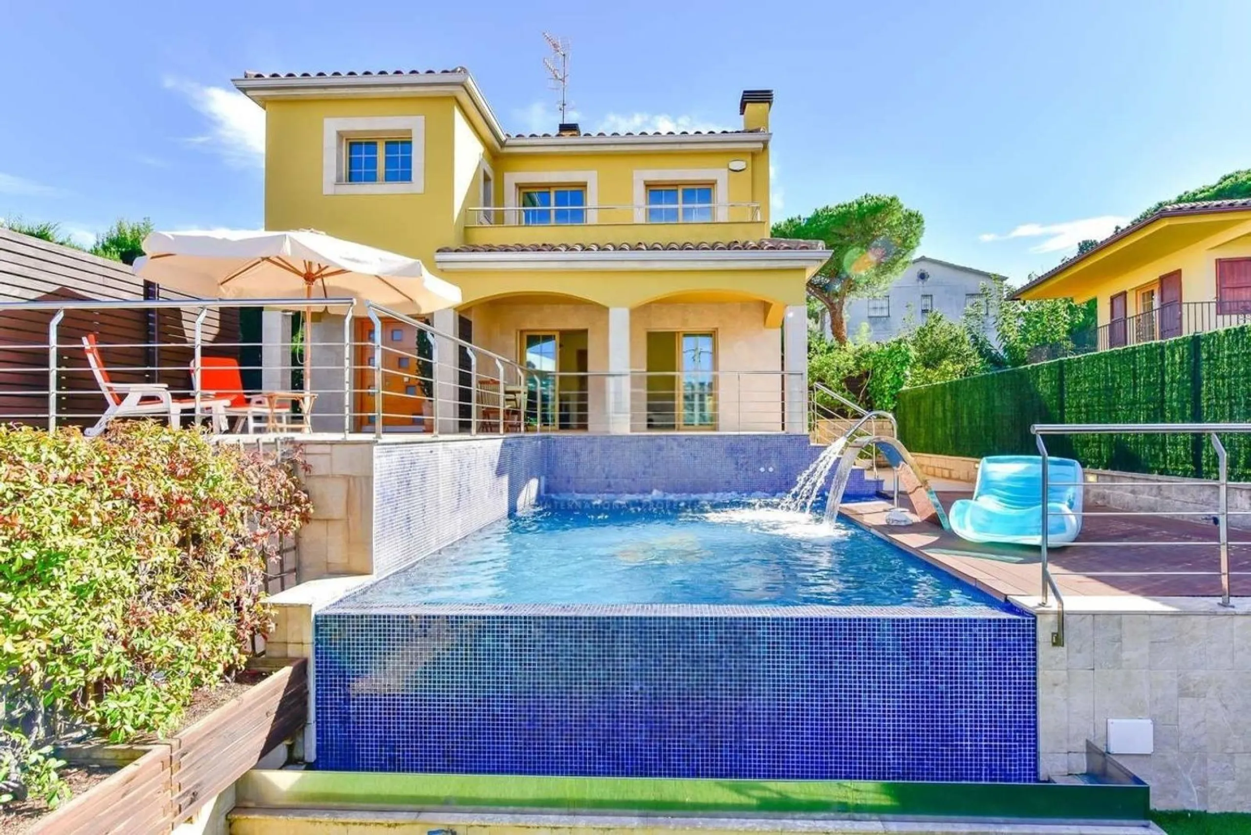 Casa elegante con piscina y jardín en excelente estado en Platja d’Aro