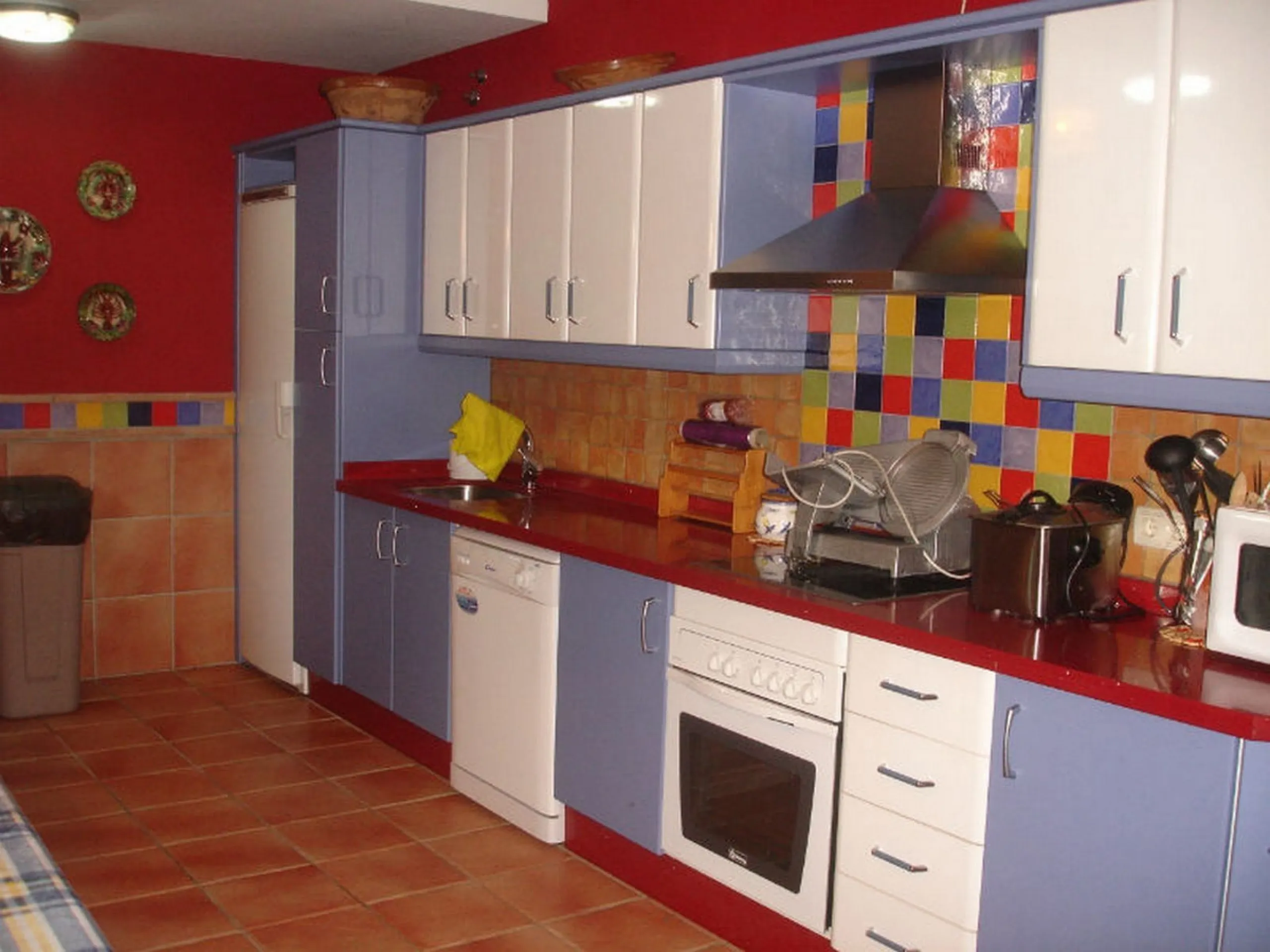 Private Estate of 4,250 m²** with a swimming pool, covered parking, sea-view lookout, barbecue oven, and terrace with views. The house spans 650 m² over three floors: equipped kitchen, living room, dining room for 10, study, suite with bathroom, 4 double 