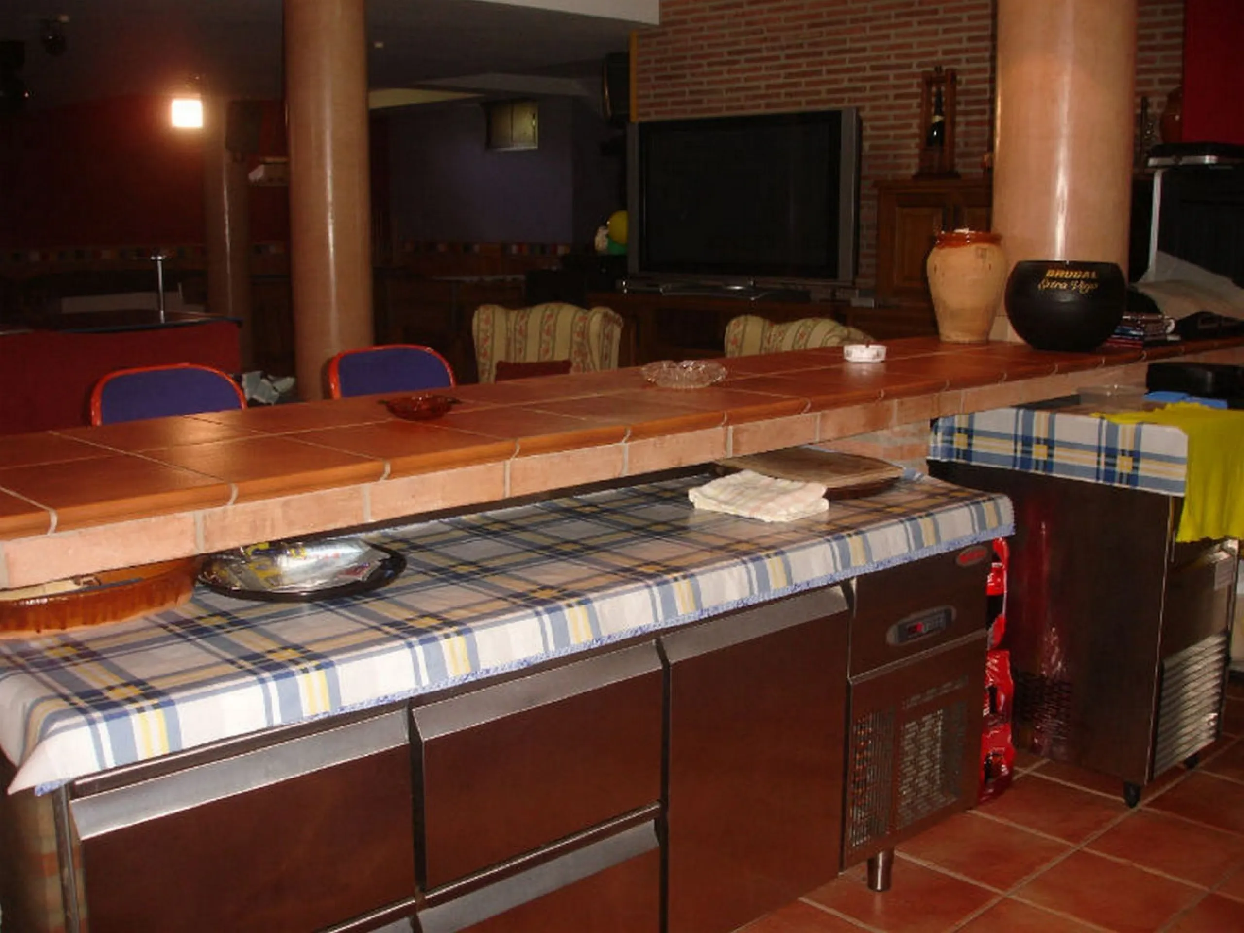 Private Estate of 4,250 m²** with a swimming pool, covered parking, sea-view lookout, barbecue oven, and terrace with views. The house spans 650 m² over three floors: equipped kitchen, living room, dining room for 10, study, suite with bathroom, 4 double 
