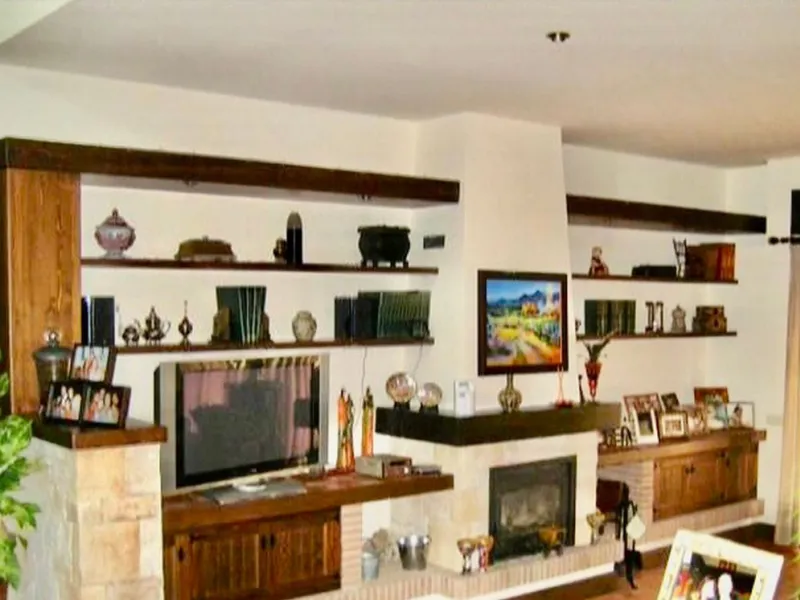 Private Estate of 4,250 m²** with a swimming pool, covered parking, sea-view lookout, barbecue oven, and terrace with views. The house spans 650 m² over three floors: equipped kitchen, living room, dining room for 10, study, suite with bathroom, 4 double 