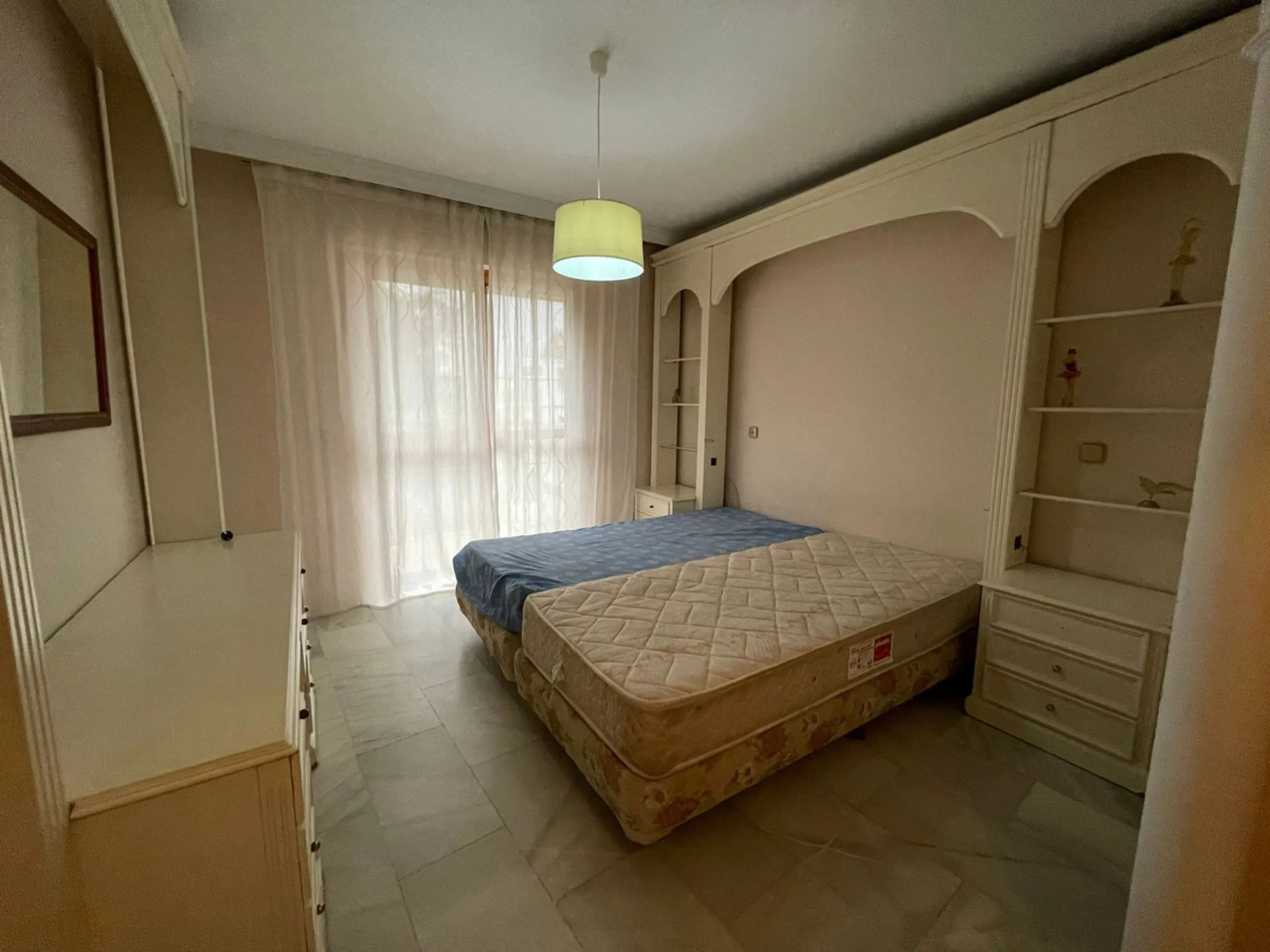 Townhouse - Terraced, Estepona, Costa del Sol.5 Bedrooms, 3 Bathrooms, Built 400 sqm, Terrace 100 sqm, Garden/Plot 200 sqm. Setting : Town, Commercial Area, Village, Close To Shops, Close To Schools. Orientation : North, West. Condition : Excellent. Clima
