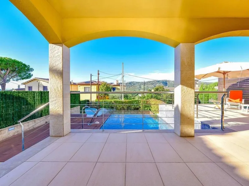Casa elegante con piscina y jardín en excelente estado en Platja d’Aro