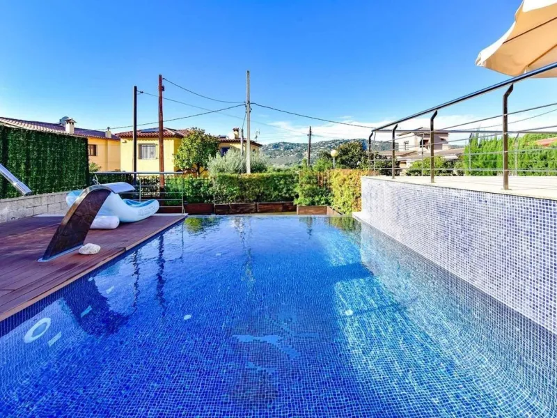 Casa elegante con piscina y jardín en excelente estado en Platja d’Aro