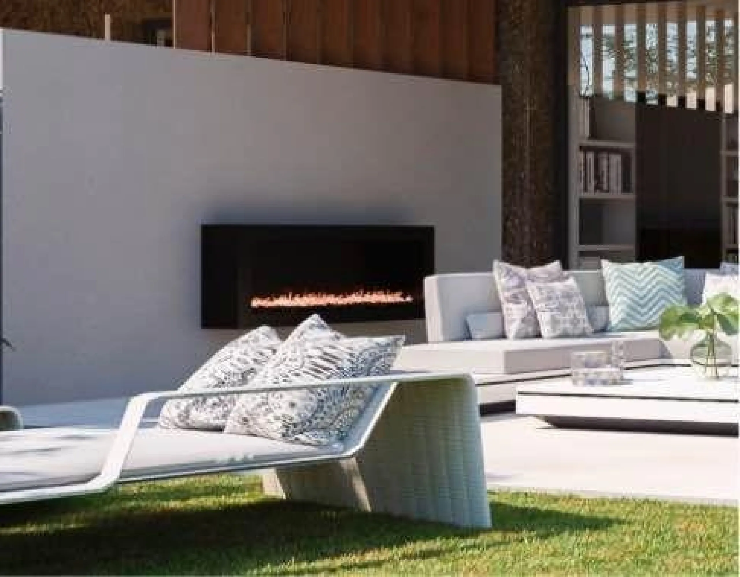 Luxurious New Build Townhouses in Río Real, Marbella& & Exclusive Community with Premium Amenities& Nestled in the prestigious Río Real neighborhood of Marbella, this stunning development offers 27 townhouses and semi-detached houses, designed to