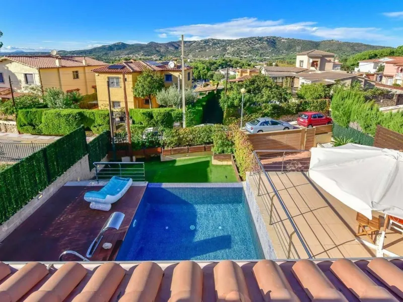 Casa elegante con piscina y jardín en excelente estado en Platja d’Aro