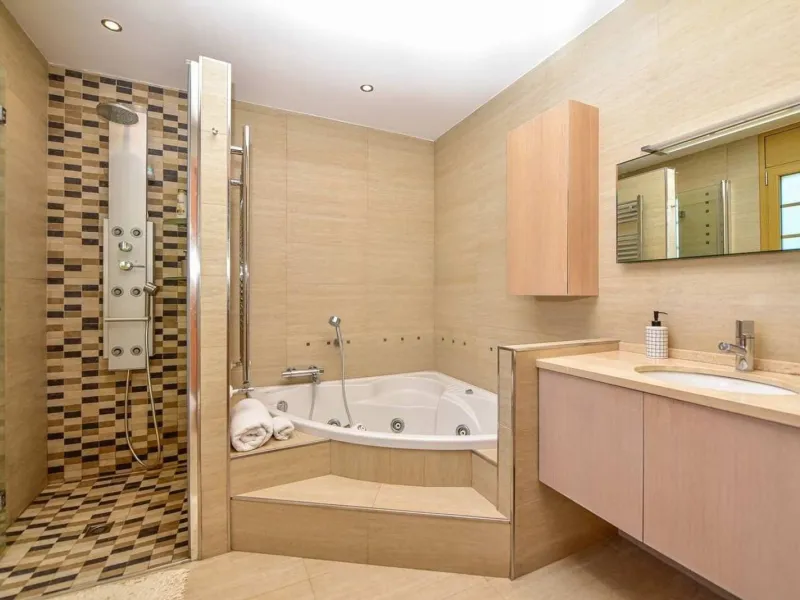 Casa elegante con piscina y jardín en excelente estado en Platja d’Aro