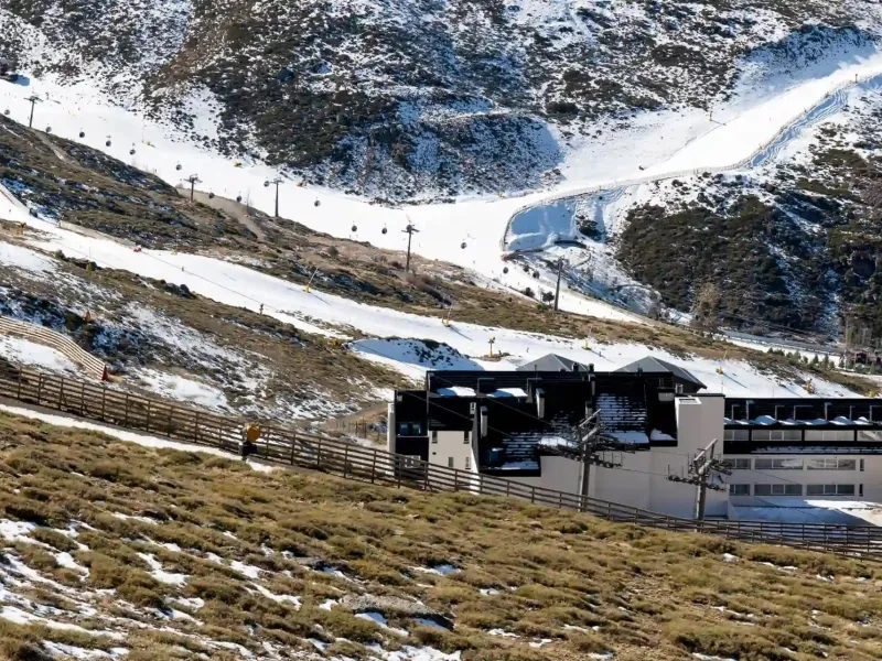 NEW BUILD RESIDENTIAL IN SIERRA NEVADA& & New Build residential consists of 20 key ready studios and apartments, which perfectly fuse the authenticity of tradition and modern comfort.& & Every detail has been meticulously selected to provide a